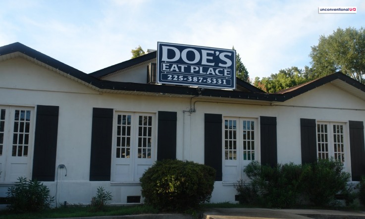 Have A Meal At The Doe’s Eat Place